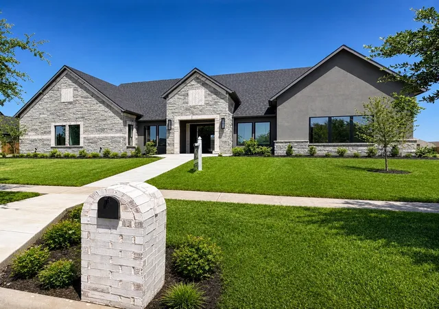 Photo 2 of Single family home for sale at 1012 Devonshire Dr N, Forney, TX 75126 | MLS# 21359329 | Listing updated on 2026-09-27