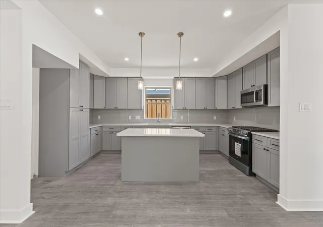 Photo 2 of Single family home for sale at 3792 Wenatche Dr, Dallas, TX 75233 | MLS# 21356469 | Listing updated on 2026-09-16