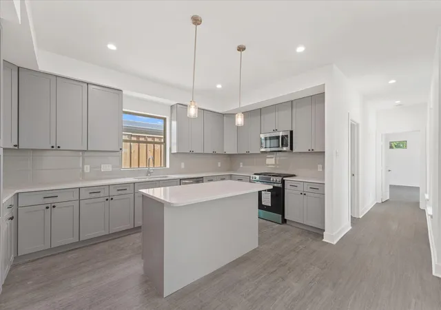 Photo 3 of Single family home for sale at 3792 Wenatche Dr, Dallas, TX 75233 | MLS# 21356469 | Listing updated on 2026-09-16