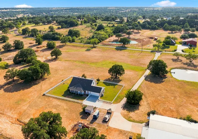 Photo 3 of Single family home for sale at 156 La Arroya Dr, Weatherford, TX 76088 | MLS# 21359309 | Listing updated on 2026-08-24