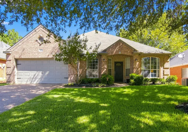 Photo 1 of Sale Pending at 512 Coventry Dr, Grapevine, TX 76051 | MLS# 21357881 | Listing updated on 2026-10-05