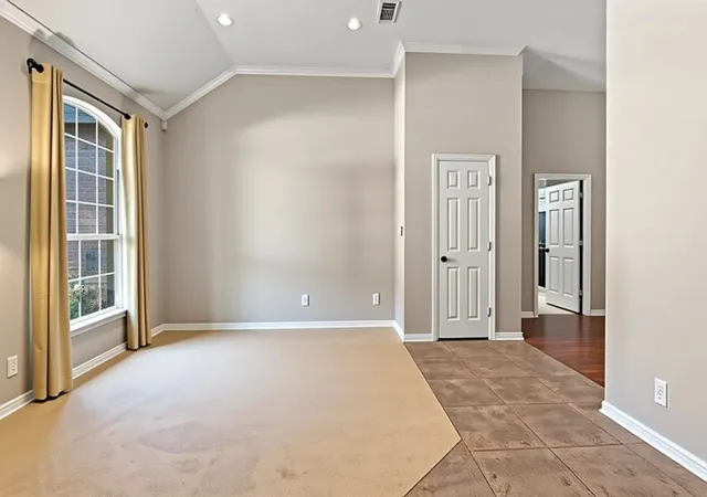 Photo 3 of Sale Pending at 512 Coventry Dr, Grapevine, TX 76051 | MLS# 21357881 | Listing updated on 2026-10-05