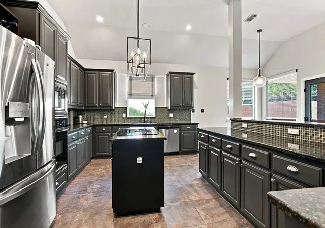 Sale Pending at 512 Coventry Dr, Grapevine, TX 76051 | MLS# 21357881 | Listing updated on 2026-10-05