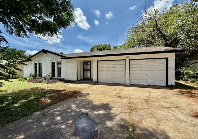Photo 1 of Sale Pending at 6804 Margaret Dr, Forest Hill, TX 76140 | MLS# 21359472 | Listing updated on 2026-09-25