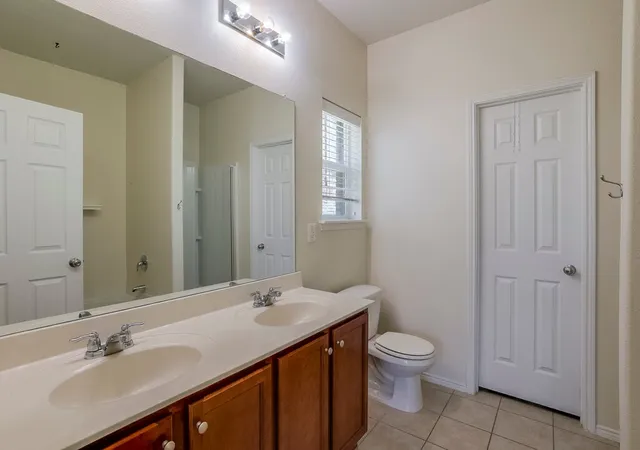 Photo 3 of Single family home for sale at 807 Bastrop Dr, Arlington, TX 76002 | MLS# 21358916 | Listing updated on 2026-10-02