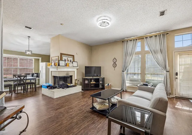 Photo 4 of Single family home for sale at 7100 Longo Dr, The Colony, TX 75056 | MLS# 21358525 | Listing updated on 2026-09-23