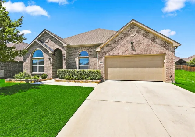 Photo 3 of Single family home for sale at 1863 Silver Birch Rd, Waxahachie, TX 75165 | MLS# 21357076 | Listing updated on 2026-10-05