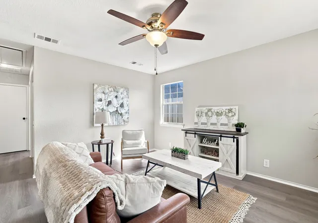 Photo 3 of Single family home for sale at 217 E Hull St, Denison, TX 75021 | MLS# 21359569 | Listing updated on 2026-09-05