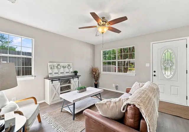 Photo 4 of Single family home for sale at 217 E Hull St, Denison, TX 75021 | MLS# 21359569 | Listing updated on 2026-09-05