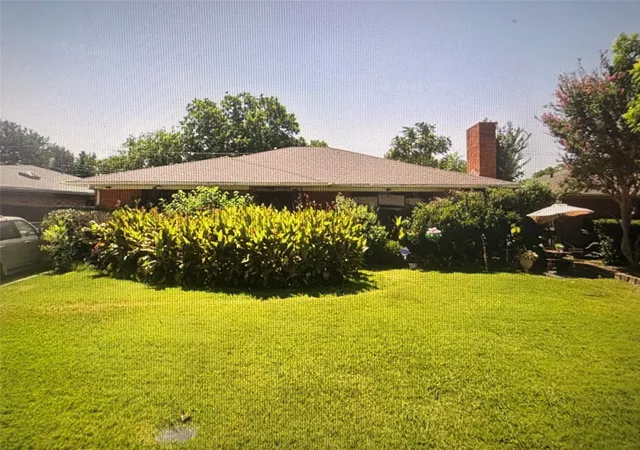 Photo 1 of Single family home for sale at 9416 Overlake Dr, Dallas, TX 75220 | MLS# 21359582 | Listing updated on 2026-08-14