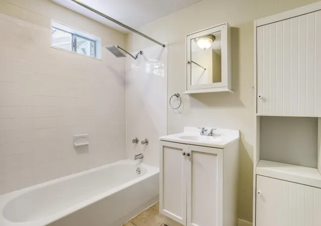 Photo 11 of Single family home for sale at 617 N Windomere Ave, Dallas, TX 75208 | MLS# 21359599 | Listing updated on 2026-08-14