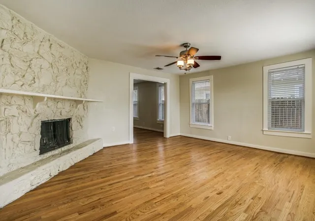 Photo 3 of Single family home for sale at 617 N Windomere Ave, Dallas, TX 75208 | MLS# 21359599 | Listing updated on 2026-08-14