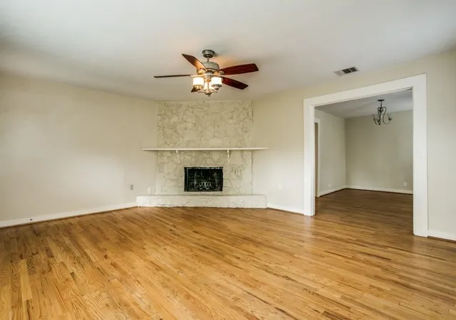 Photo 3 of Single family home for sale at 617 N Windomere Ave, Dallas, TX 75208 | MLS# 21359599 | Listing updated on 2026-08-14