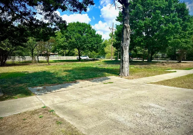 Photo 2 of Land for sale at 326 E Grand St, Whitewright, TX 75491 | MLS# 21359549 | Listing updated on 2026-08-14