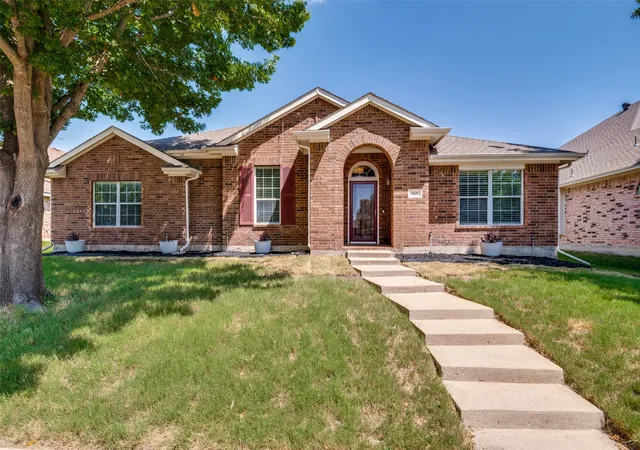 Single family home for sale at 517 Magnolia Ln, Glenn Heights, TX 75154 | MLS# 21357270