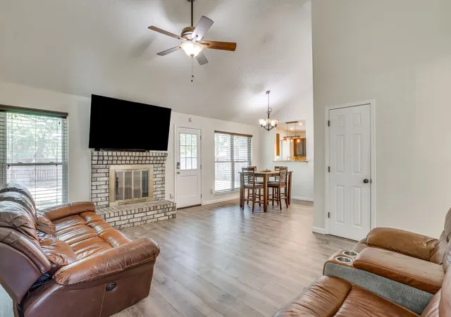 Photo 3 of Single family home for sale at 6411 Brooklawn Dr, Arlington, TX 76018 | MLS# 21358590 | Listing updated on 2026-08-15