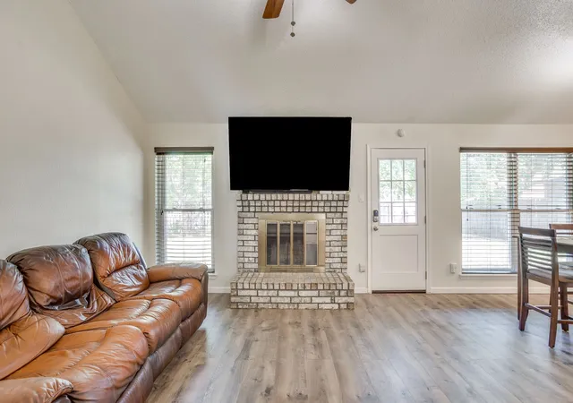 Photo 4 of Single family home for sale at 6411 Brooklawn Dr, Arlington, TX 76018 | MLS# 21358590 | Listing updated on 2026-08-15