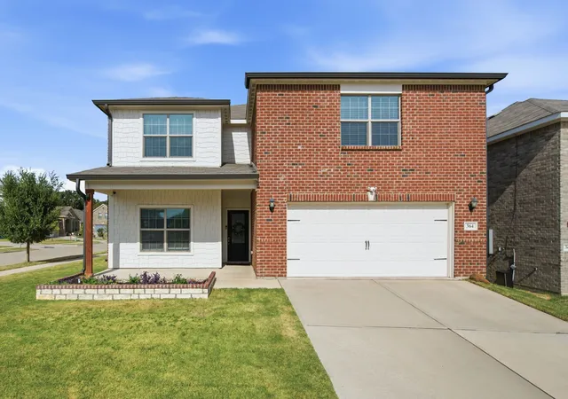 Photo 1 of Single family home for sale at 364 Ridgeland Oak Dr, Fort Worth, TX 76120 | MLS# 21358638 | Listing updated on 2026-10-01