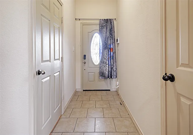 Photo 4 of Single family home for sale at 307 W Alene Dr, Mabank, TX 75147 | MLS# 21354959 | Listing updated on 2026-08-27