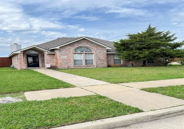 Photo 1 of Single family home for sale at 8317 Spinnaker Cvs, Rowlett, TX 75089 | MLS# 21355644 | Listing updated on 2026-08-25
