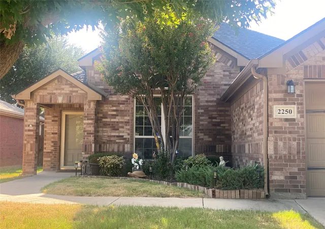 Photo 1 of Single family home for sale at 2250 Kaitlyn Dr, Weatherford, TX 76087 | MLS# 21359463 | Listing updated on 2026-08-31