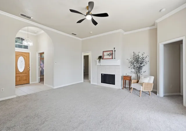 Photo 3 of Single family home for sale at 1121 Sw Hillside Dr, Burleson, TX 76028 | MLS# 21242285 | Listing updated on 2026-09-20