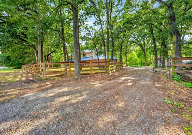 Photo 3 of Single family home for sale at 10504 County Road 2450, Terrell, TX 75160 | MLS# 21351689 | Listing updated on 2026-08-22