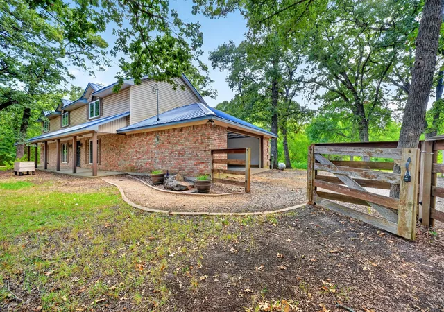 Photo 3 of Single family home for sale at 10504 County Road 2450, Terrell, TX 75160 | MLS# 21351689 | Listing updated on 2026-08-22