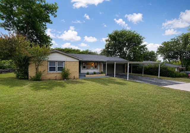 Photo 1 of Sale Pending at 4305 Highland Lake Dr, Fort Worth, TX 76135 | MLS# 21359391 | Listing updated on 2026-08-30
