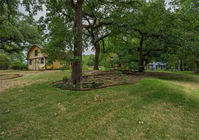 Photo 3 of Single family home for sale at 103 Red Oak Ln, Flower Mound, TX 75028 | MLS# 21359596 | Listing updated on 2026-08-24