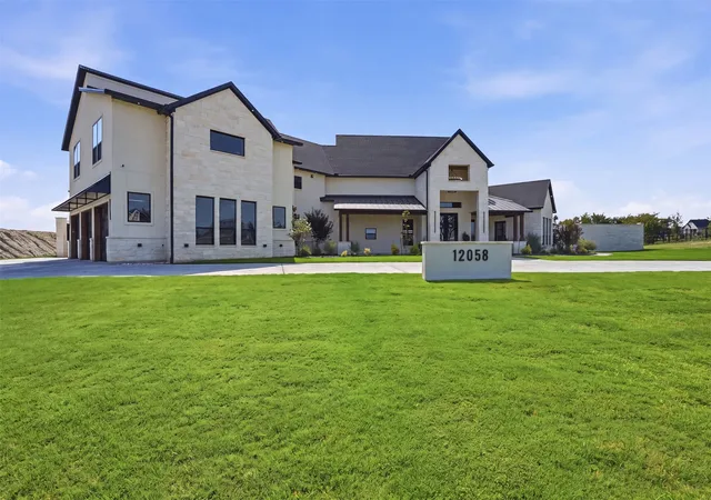 Photo 3 of Mansion for sale at 12058 Bella Vino Dr, Fort Worth, TX 76126 | MLS# 21356362 | Listing updated on 2026-08-15