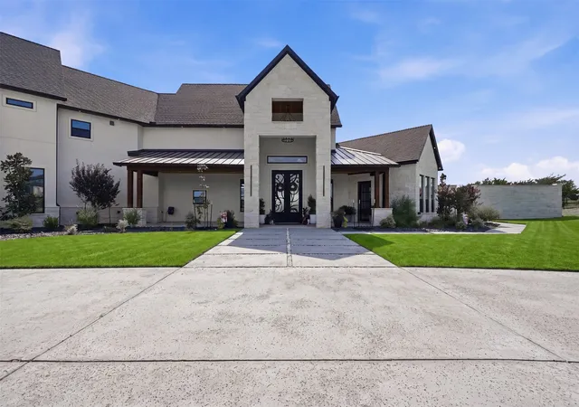Photo 3 of Single family home for sale at 12058 Bella Vino Dr, Fort Worth, TX 76126 | MLS# 21356362 | Listing updated on 2026-08-15