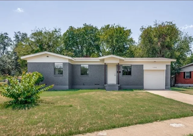 Photo 1 of Single family home for sale at 1208 Savage Dr, Fort Worth, TX 76134 | MLS# 21358740 | Listing updated on 2026-08-25