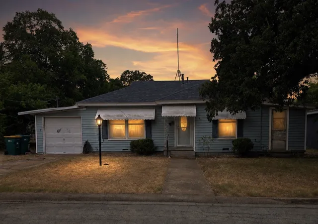 Photo 1 of Single family home for sale at 2407 Oak Dr, Gatesville, TX 76528 | MLS# 21348898 | Listing updated on 2026-08-15