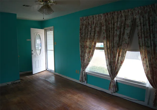 Photo 4 of Single family home for sale at 2407 Oak Dr, Gatesville, TX 76528 | MLS# 21348898 | Listing updated on 2026-09-23