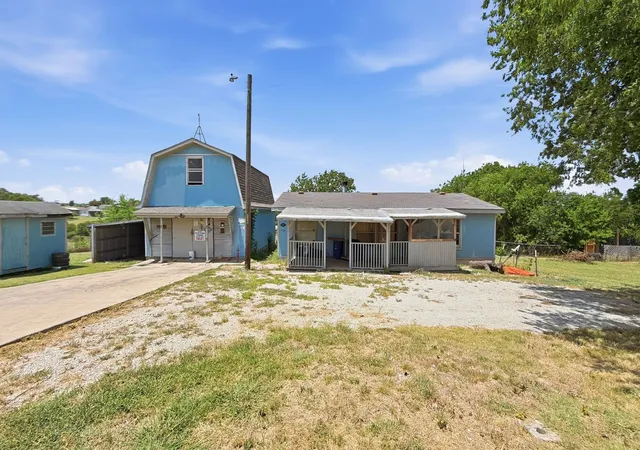 Photo 3 of Manufactured home for sale at 136 Wilson Ct, Rhome, TX 76078 | MLS# 21348668 | Listing updated on 2026-08-15