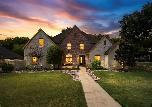 Photo 2 of Single family home for sale at 2409 Legend Dr, Rockwall, TX 75032 | MLS# 21359047 | Listing updated on 2026-08-23
