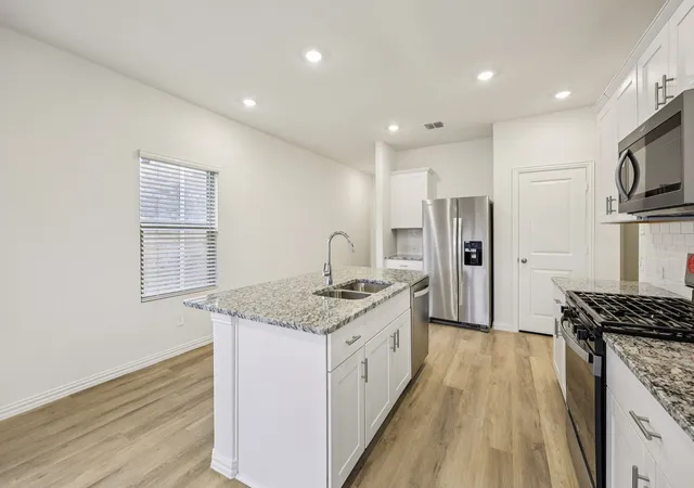 Photo 3 of Sale Pending at 1625 Arches Rd, Anna, TX 75409 | MLS# 21359636 | Listing updated on 2026-09-03