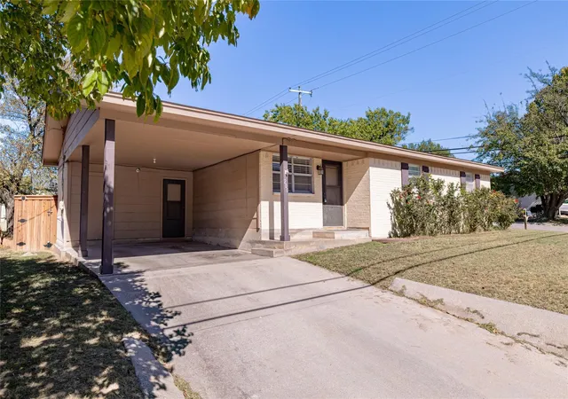 Photo 1 of Single family home for sale at 200 Hale Ave, Decatur, TX 76234 | MLS# 21359488 | Listing updated on 2026-08-15
