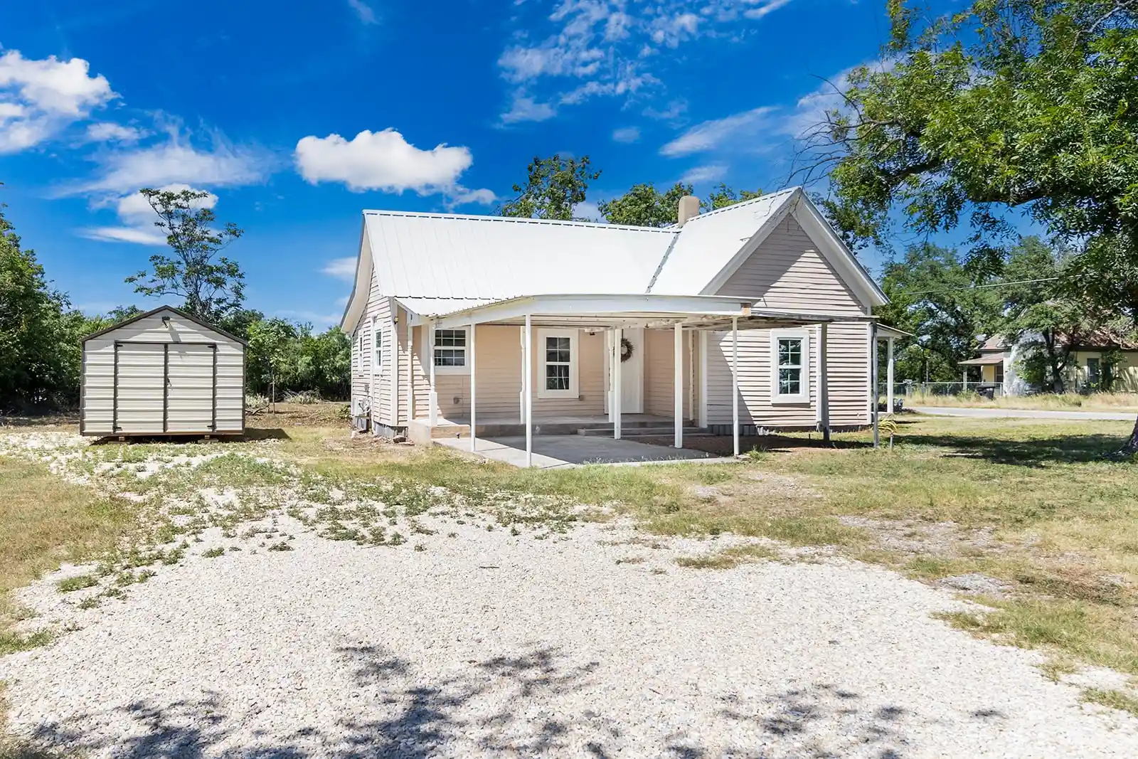 Single family home for sale at 906 S Walnut, Brady, TX 76825 | MLS# 21359397