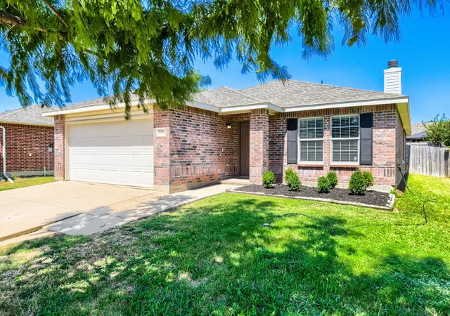 Photo 3 of Single family home for sale at 1216 Haley Ln, Burleson, TX 76028 | MLS# 21303277 | Listing updated on 2026-10-06