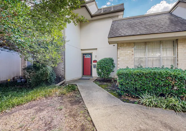Photo 1 of Townhouse for sale at 13818 Methuen Green Ln, Dallas, TX 75240 | MLS# 21350339 | Listing updated on 2026-09-18