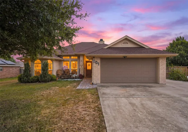 Photo 1 of Single family home for sale at 601 Sapphire Blvd, Hewitt, TX 76643 | MLS# 21358775 | Listing updated on 2026-09-25