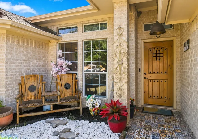 Photo 3 of Single family home for sale at 601 Sapphire Blvd, Hewitt, TX 76643 | MLS# 21358775 | Listing updated on 2026-09-25