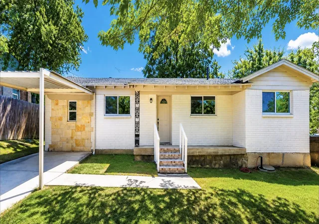 Photo 1 of Single family home for sale at 4504 Highland Lake Dr, Fort Worth, TX 76135 | MLS# 21359613 | Listing updated on 2026-08-14