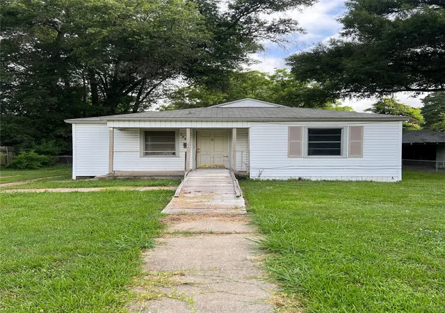 Photo 1 of Single family home for sale at 2728 Hillcrest Ave, Shreveport, LA 71108 | MLS# 21359842 | Listing updated on 2026-08-14