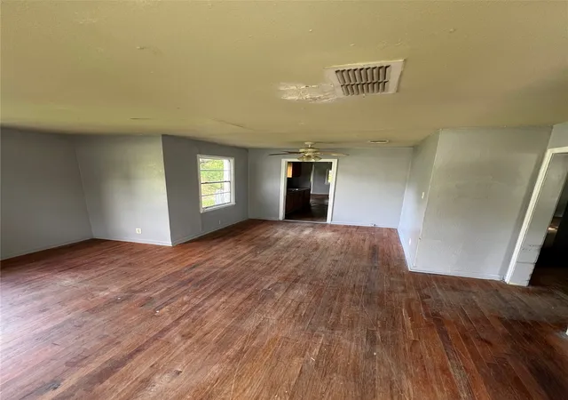 Photo 2 of Single family home for sale at 2728 Hillcrest Ave, Shreveport, LA 71108 | MLS# 21359842 | Listing updated on 2026-08-14
