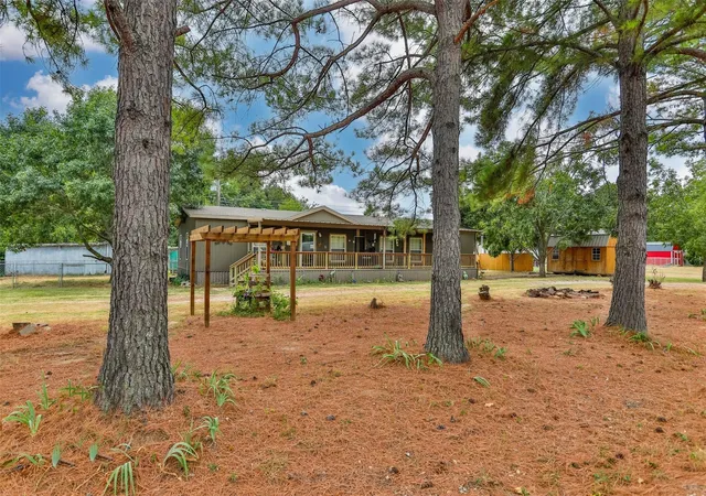 Photo 4 of Manufactured home for sale at 256 Newcastle Dr, Gordonville, TX 76245 | MLS# 21359872 | Listing updated on 2026-08-31