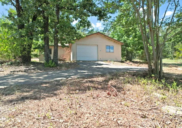 Photo 4 of Sale Pending at 391 County Road 3254, Quitman, TX 75783 | MLS# 21358051 | Listing updated on 2026-08-31