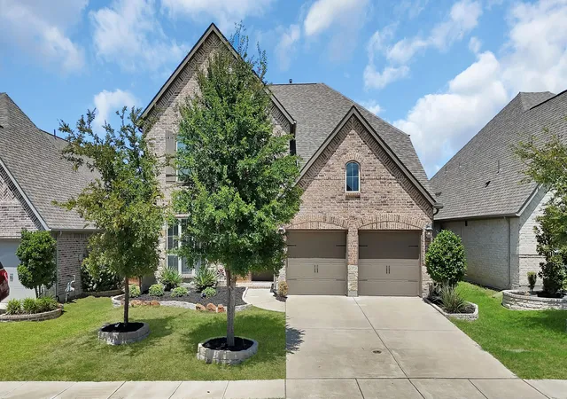 Photo 3 of Single family home for sale at 841 Knoxbridge Rd, Forney, TX 75126 | MLS# 21356057 | Listing updated on 2026-10-08
